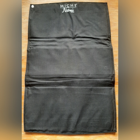 Miche Cover - Picture 5 of 6